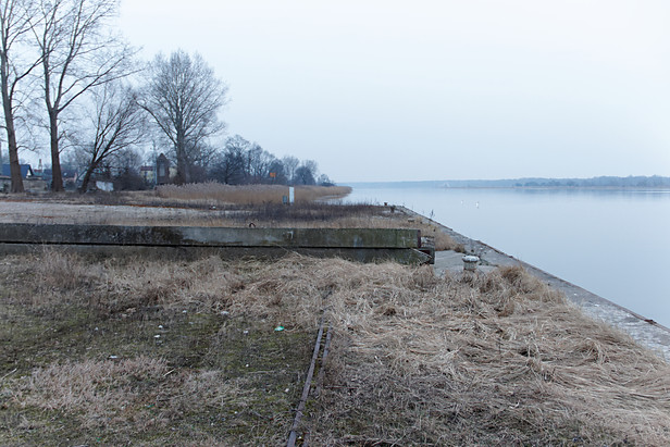 Militärfeldbahn Ognica: Strecke im Hafen